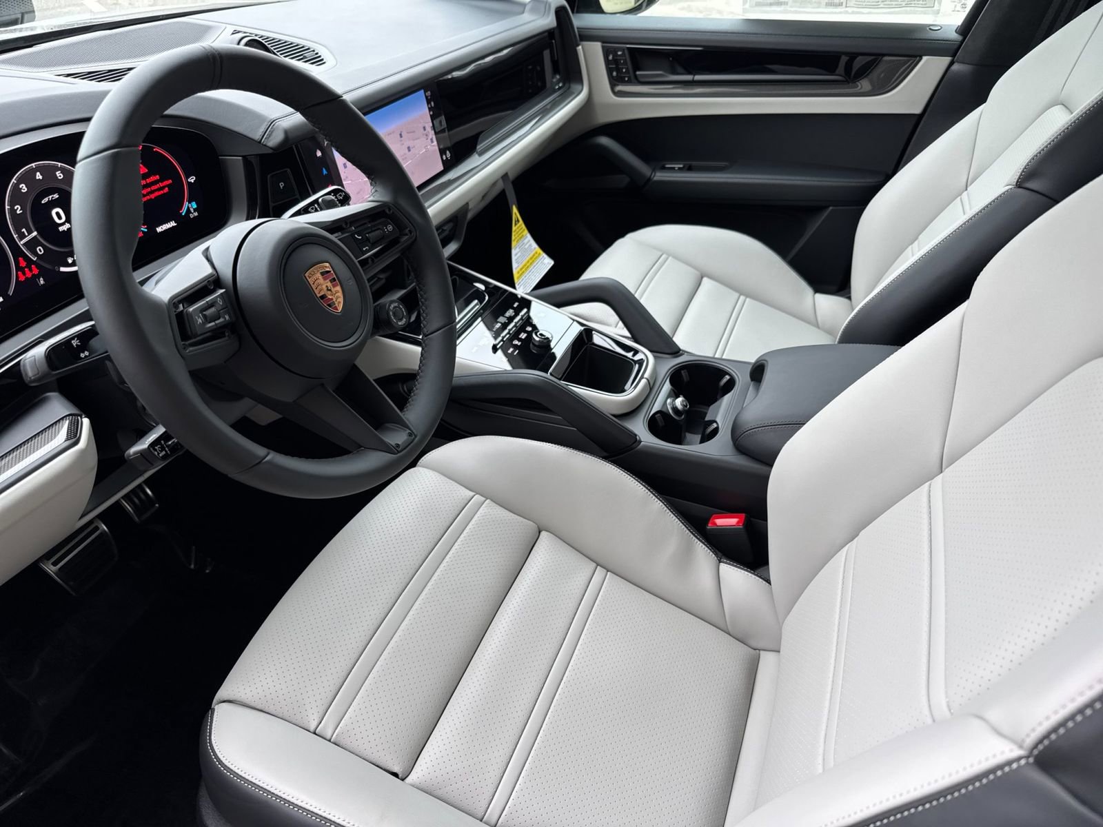 New 2026 Porsche Cayenne GTS image 4