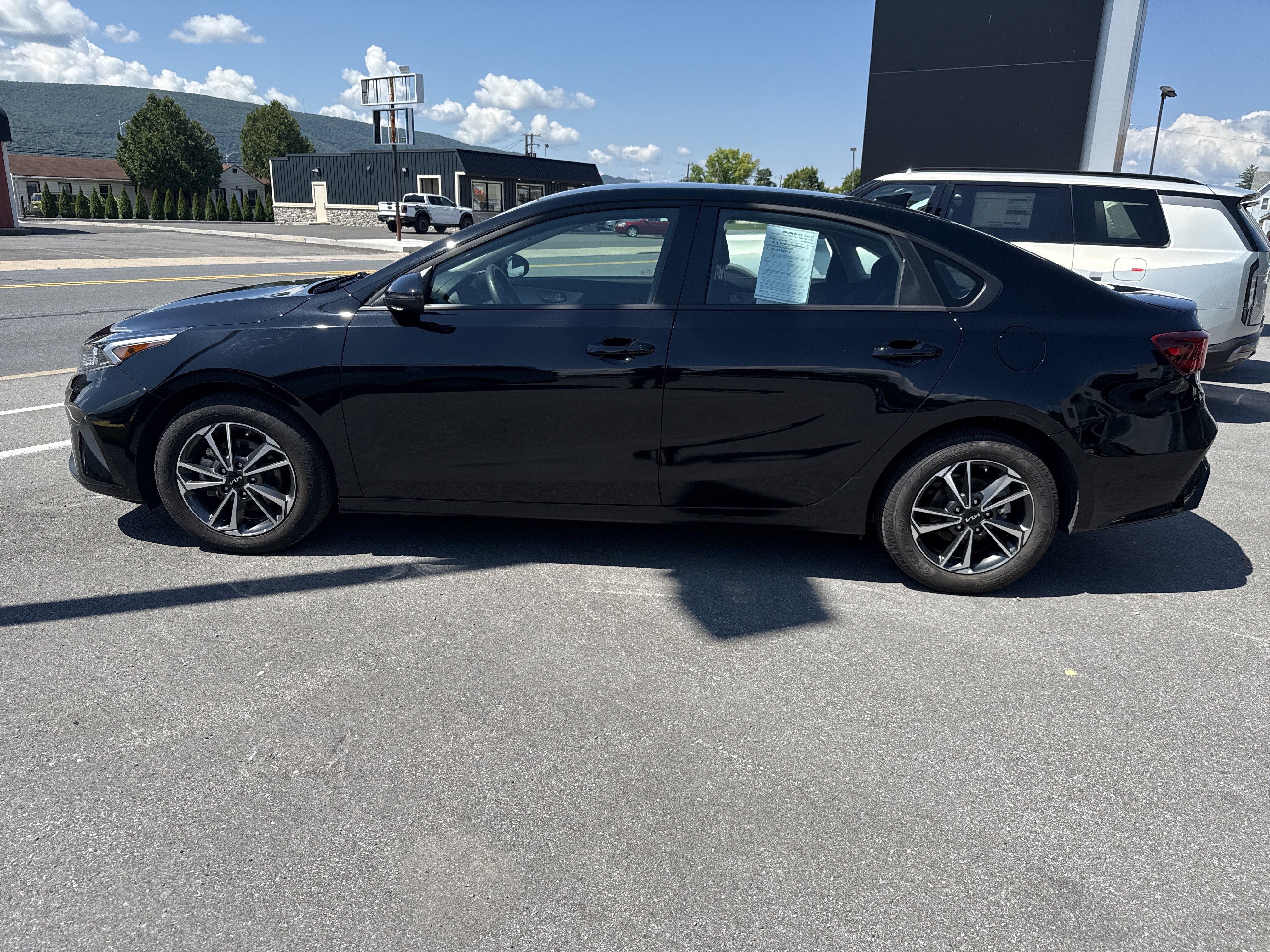 Certified 2024 Kia Forte LXS w/ LXS Technology Package FWD image 7