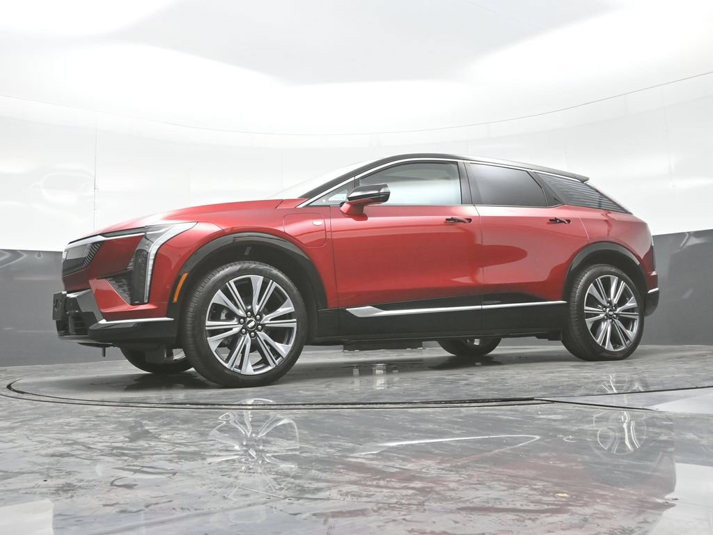 New 2027 Cadillac Optiq Premium Luxury w/ LPO, Floor Liner Package AWD/4WD image 25
