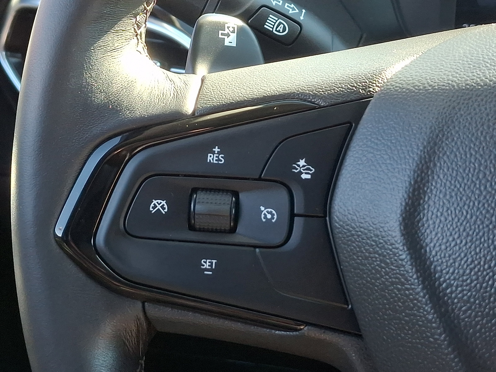 Used 2023 Chevrolet Bolt EUV LT w/ Convenience Package FWD image 21
