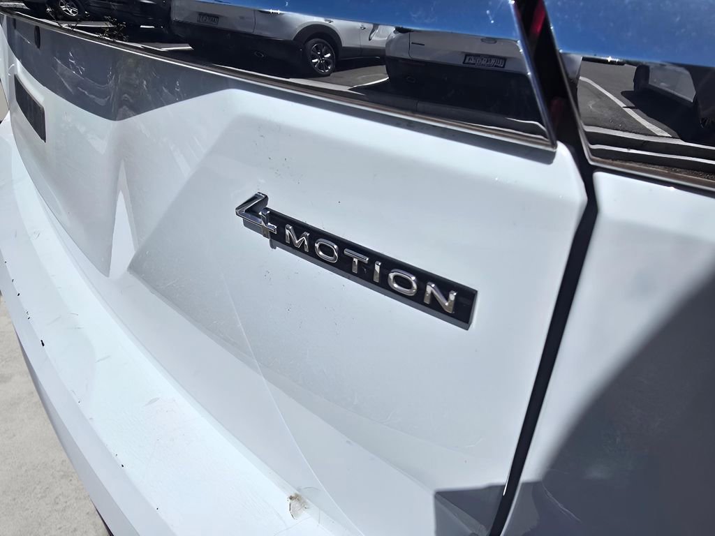 Used 2025 Volkswagen Atlas SE image 16