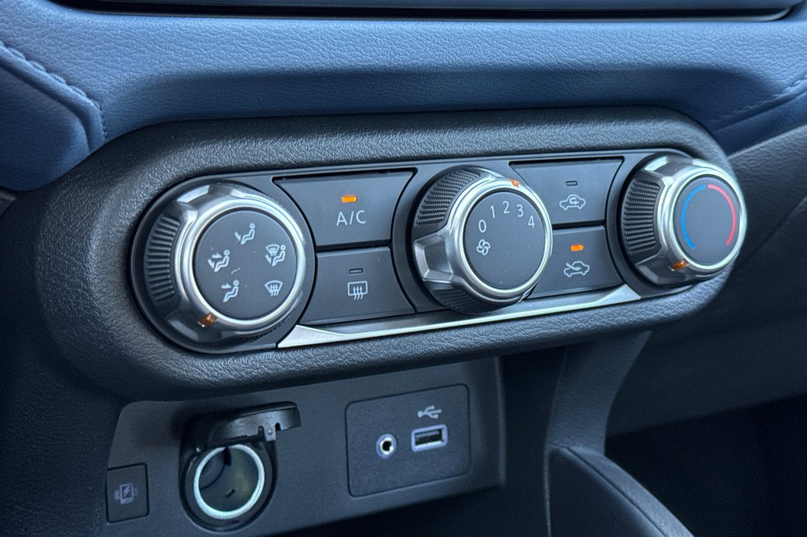 New 2025 Nissan Versa SV w/ Trunk Package image 16