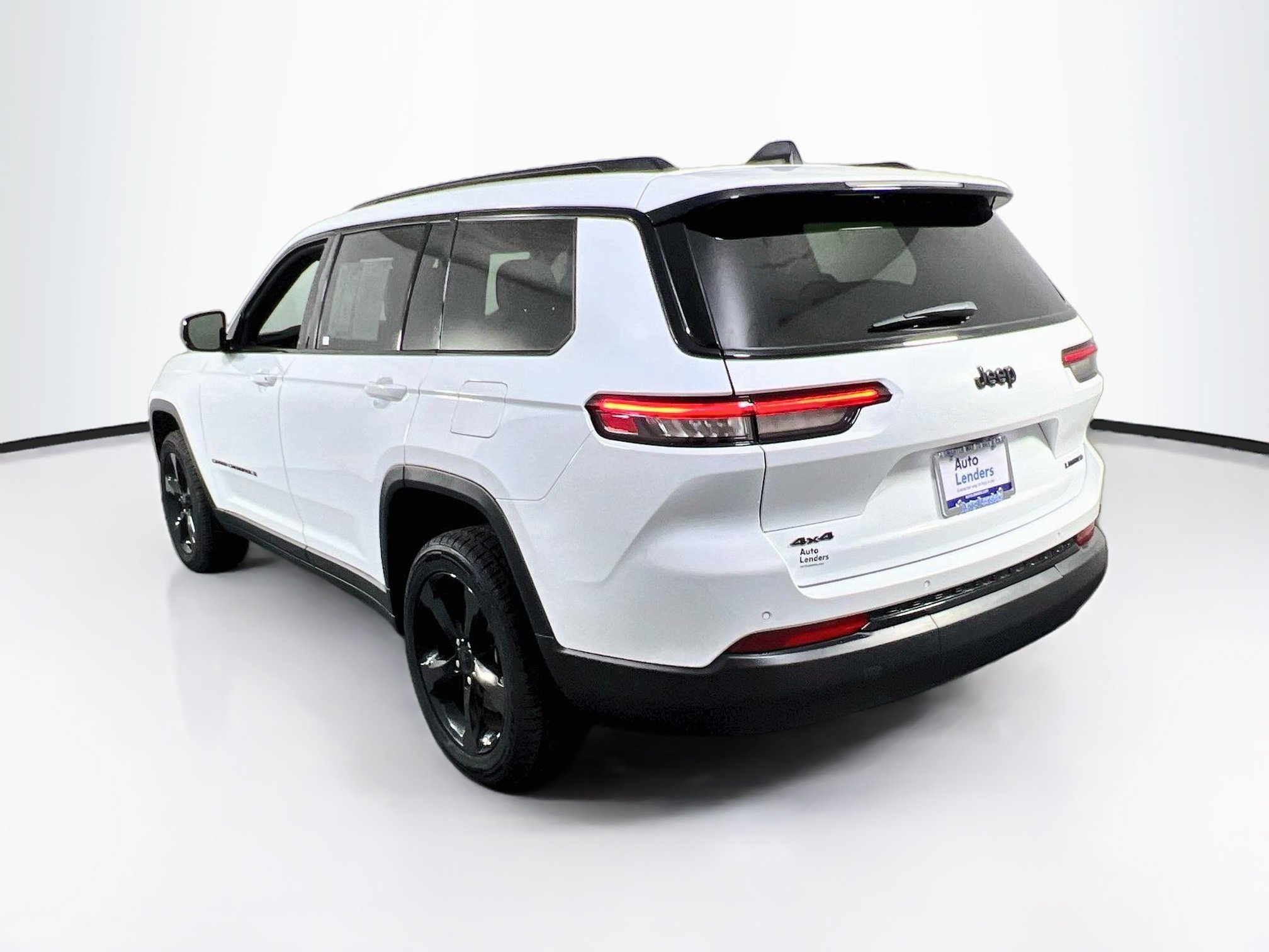 Used 2024 Jeep Grand Cherokee L Limited w/ Black Appearance Package AWD/4WD image 7