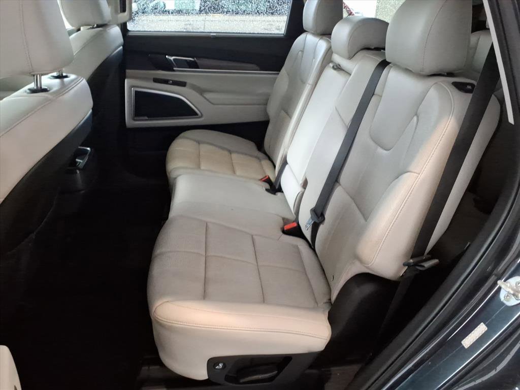 Used 2020 Kia Telluride EX image 13