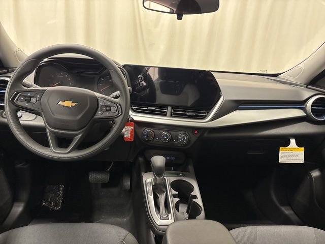 New 2026 Chevrolet Trax LS w/ LS Convenience Package FWD image 17