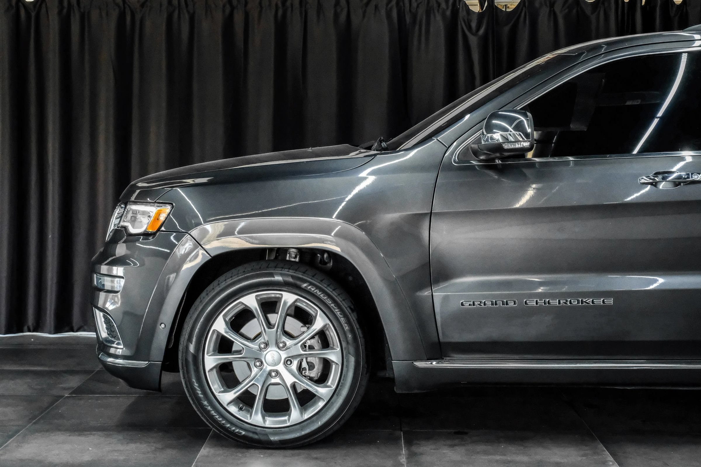 Used 2021 Jeep Grand Cherokee Summit AWD/4WD image 13