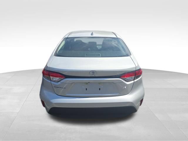 Used 2024 Toyota Corolla LE FWD image 4