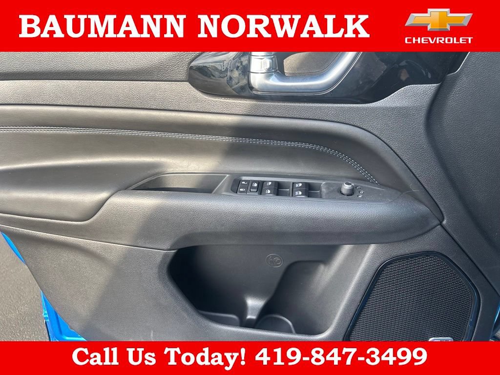 Used 2026 Jeep Compass Latitude w/ Sun and Sound Group AWD/4WD image 22