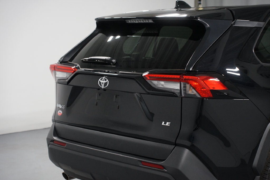 Certified 2025 Toyota RAV4 LE FWD image 9