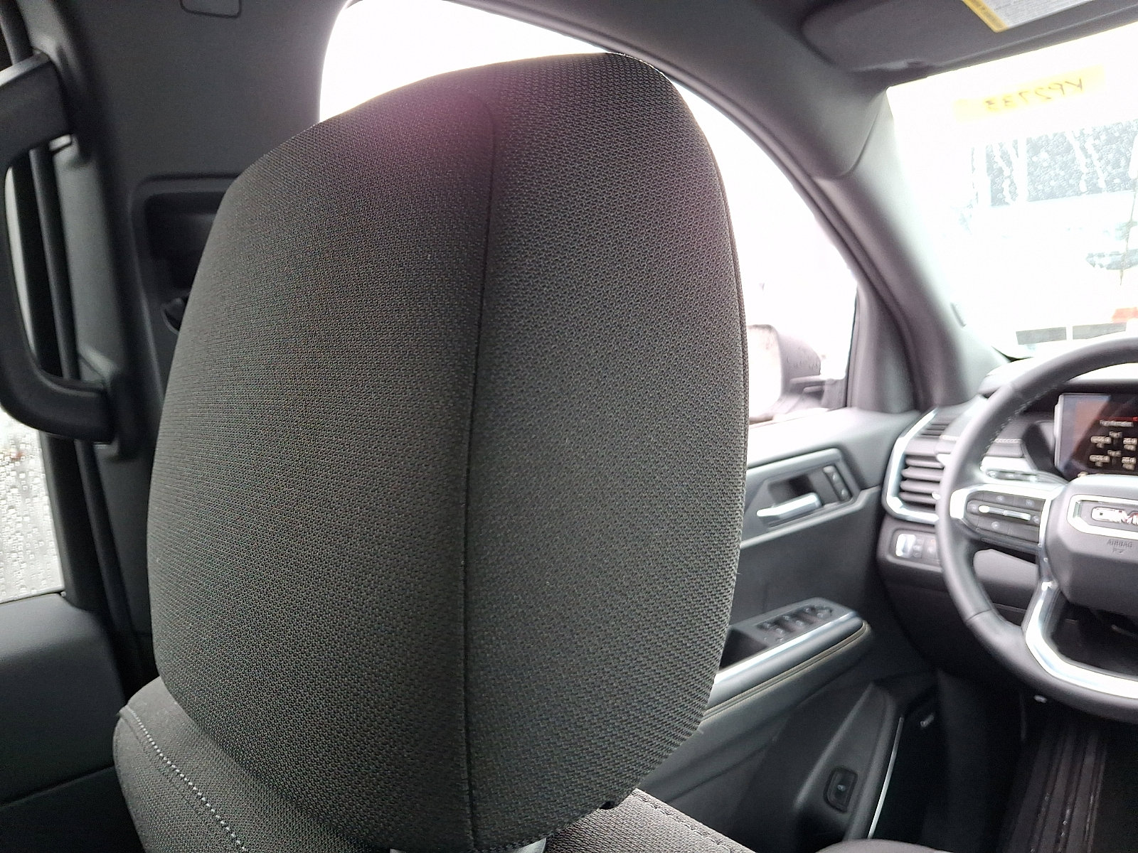 Used 2025 GMC Acadia Elevation FWD image 9