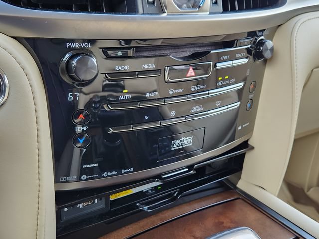 Used 2017 Lexus LX 570 4WD w/ Luxury Package image 17
