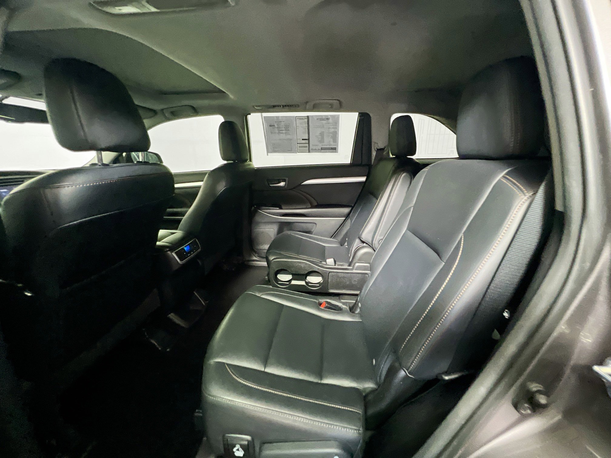 Used 2016 Toyota Highlander XLE image 29