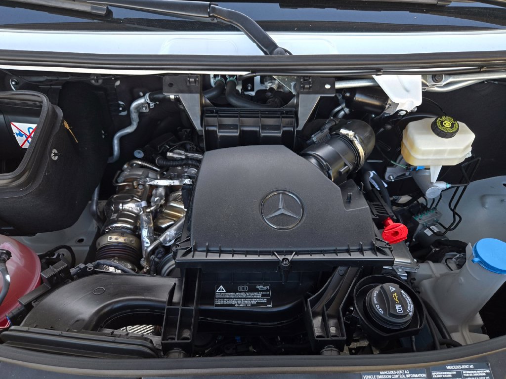 Used 2024 Mercedes-Benz Sprinter 2500 image 34