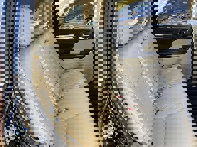 Used 2017 Toyota Highlander XLE image 28