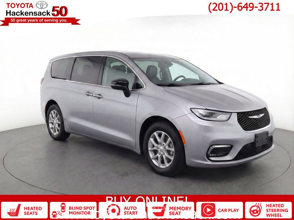 Used 2024 Chrysler Pacifica Touring-L