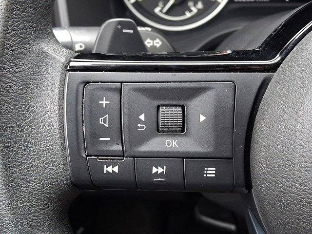 Used 2023 Nissan Rogue SV image 19