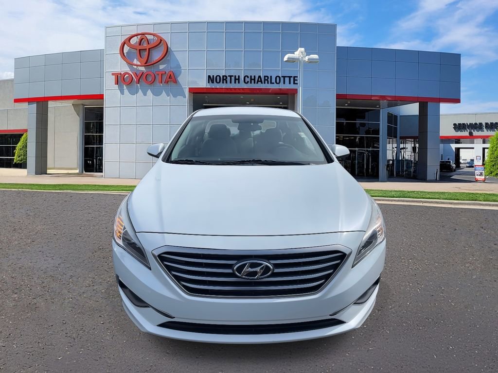 Used 2016 Hyundai Sonata SE image 3