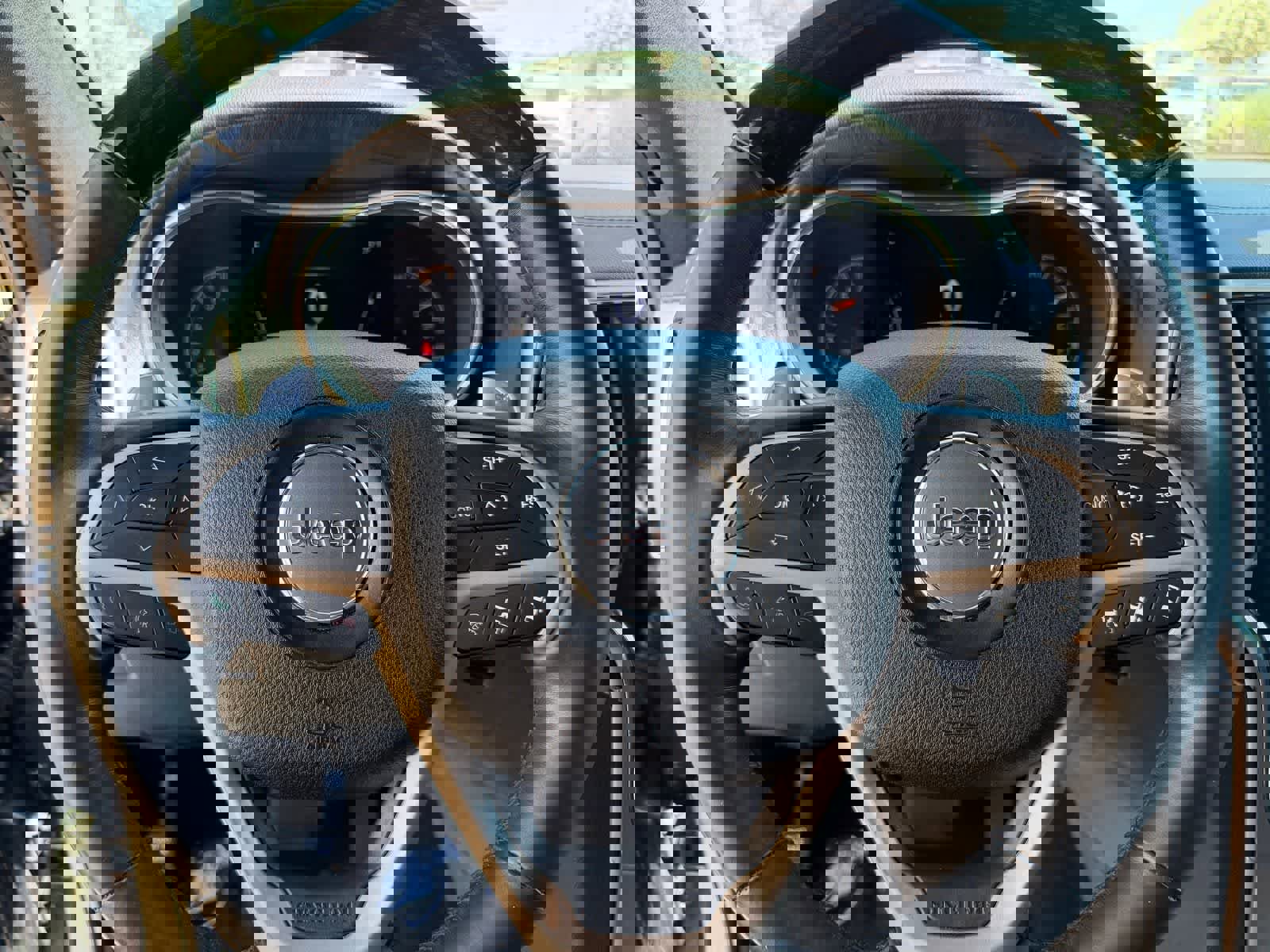 Used 2014 Jeep Grand Cherokee Summit AWD/4WD image 14