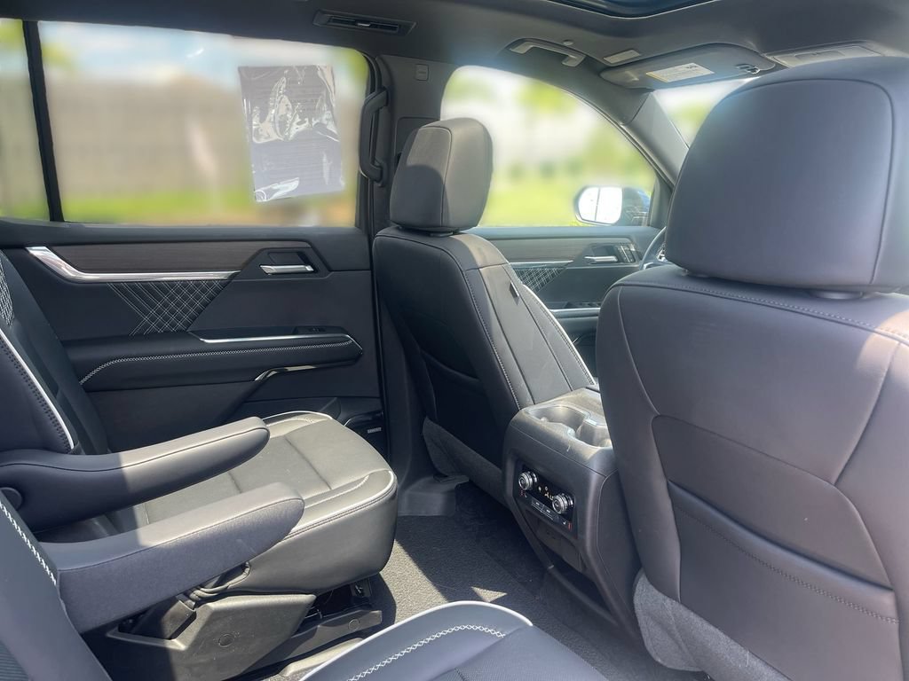 Used 2025 GMC Acadia Denali AWD/4WD image 40