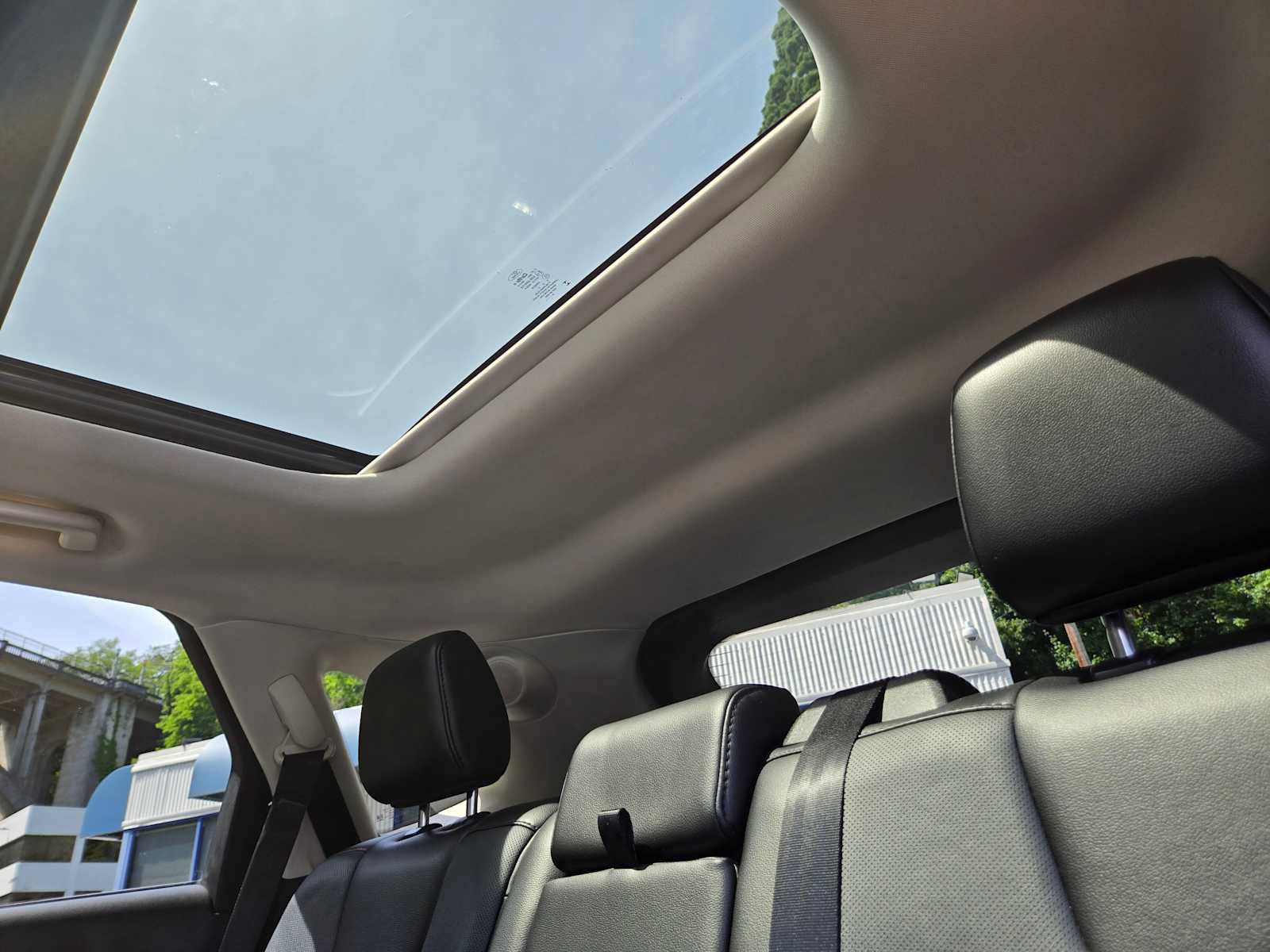 Used 2015 Ford Edge Titanium w/ Equipment Group 302A AWD/4WD image 17