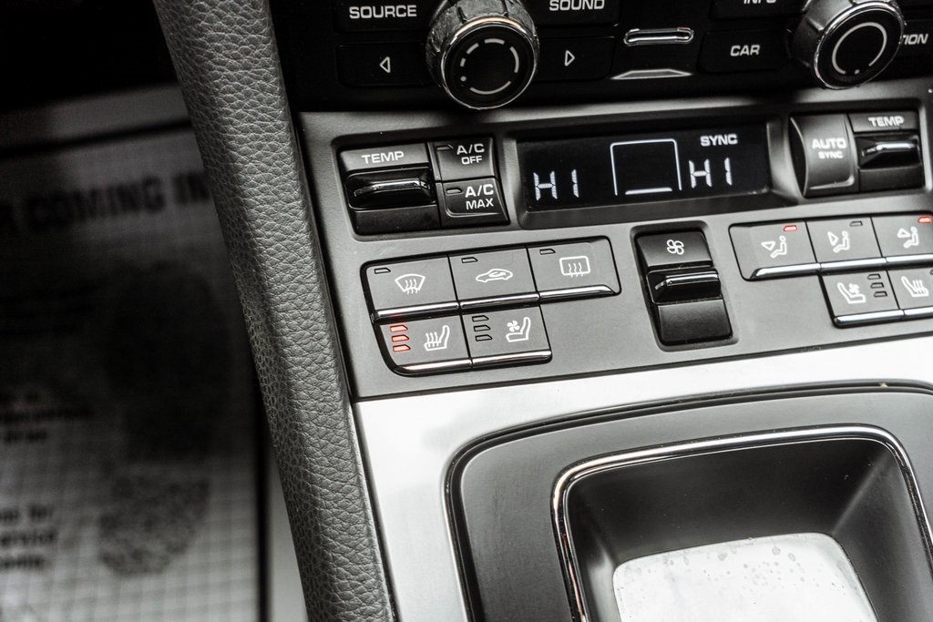 Used 2015 Porsche Cayman image 9