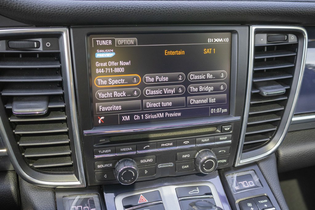 Used 2015 Porsche Panamera 4 AWD/4WD image 20