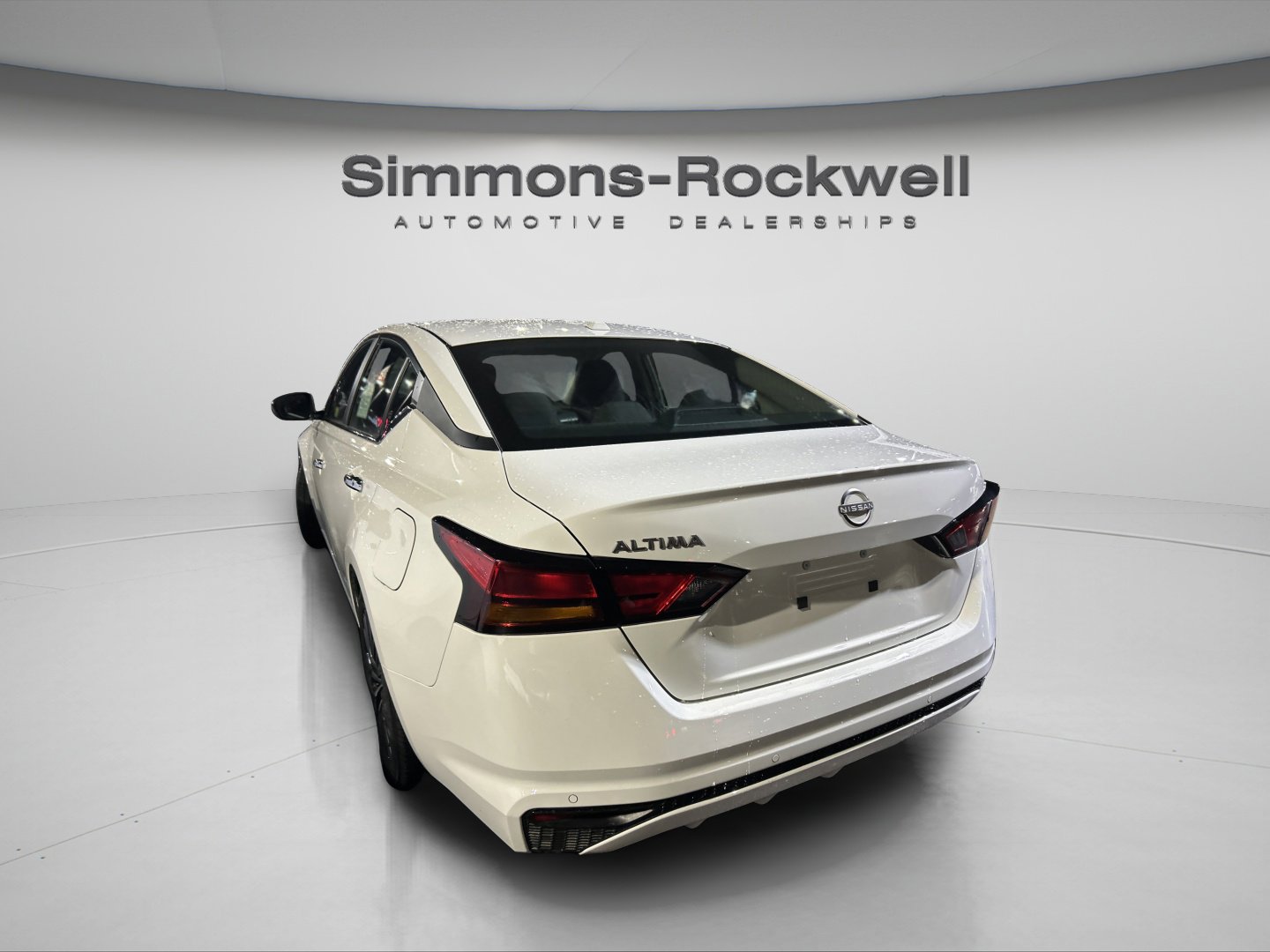 Used 2025 Nissan Altima 2.5 SV FWD image 8