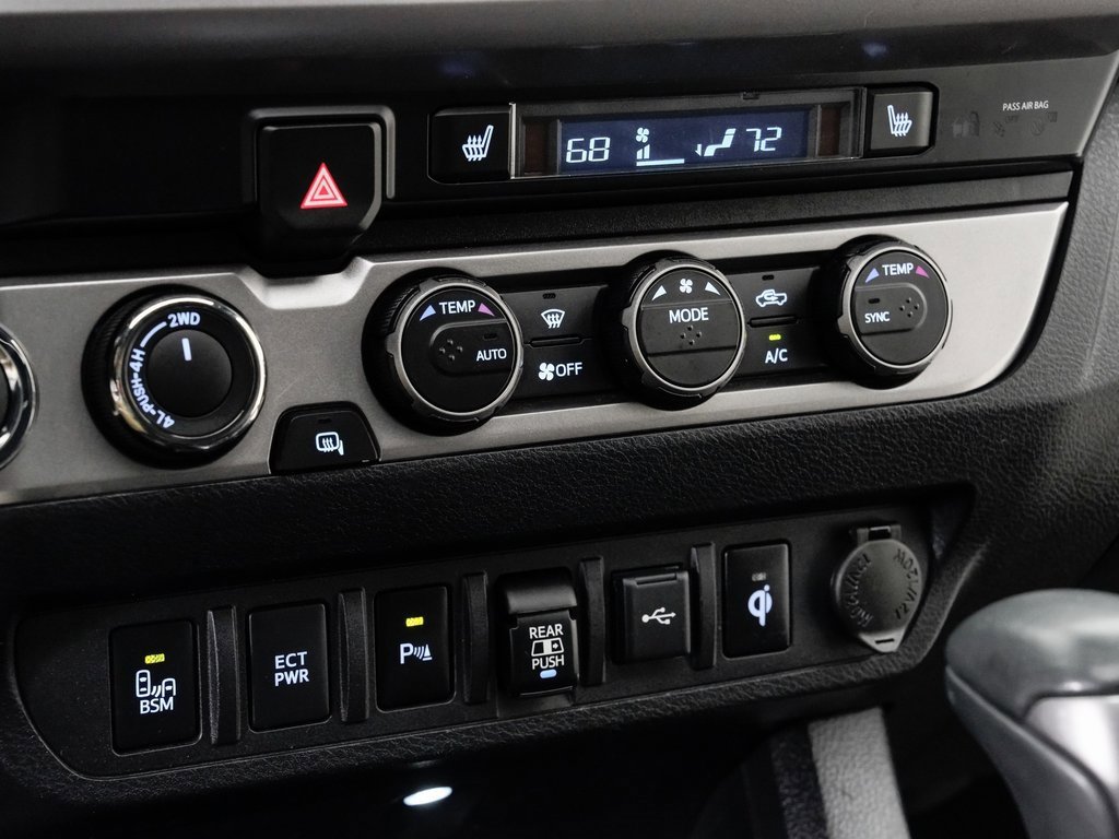 Used 2021 Toyota Tacoma Limited image 19