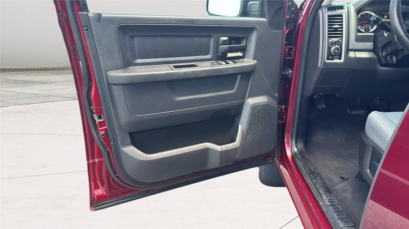 Certified 2017 RAM 1500 Express AWD/4WD image 17