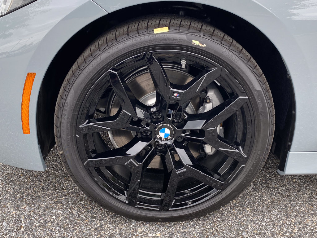 New 2026 BMW 330i xDrive Sedan w/ M Sport Package AWD/4WD image 8