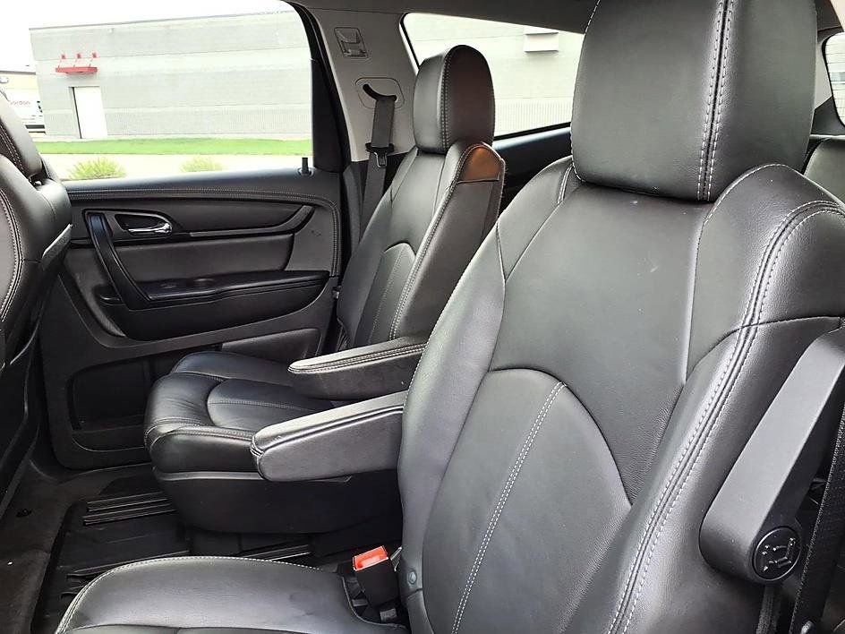 Used 2017 Chevrolet Traverse LT image 21