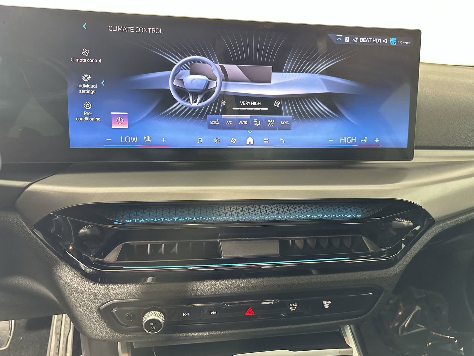 Used 2026 BMW 330i xDrive Sedan image 21