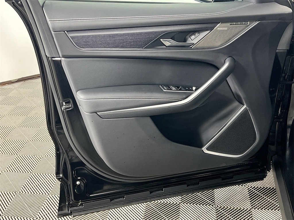 Used 2025 Jaguar F-PACE R-Dynamic S image 18