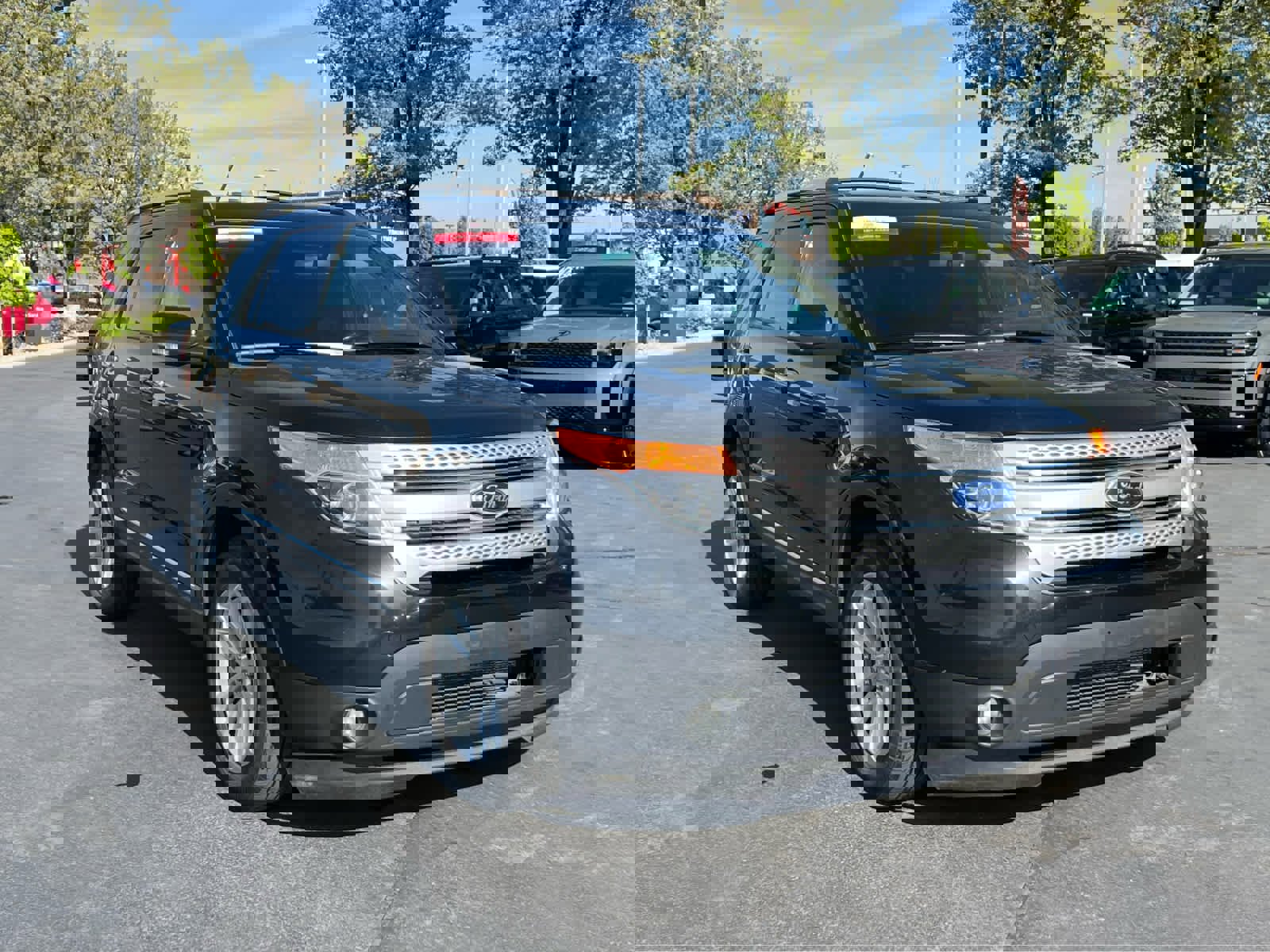 Used 2013 Ford Explorer XLT image 4