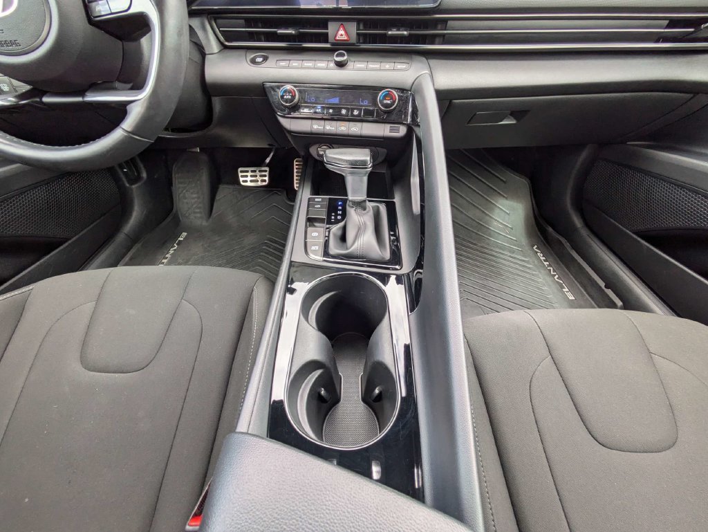 Used 2025 Hyundai Elantra SEL FWD image 20