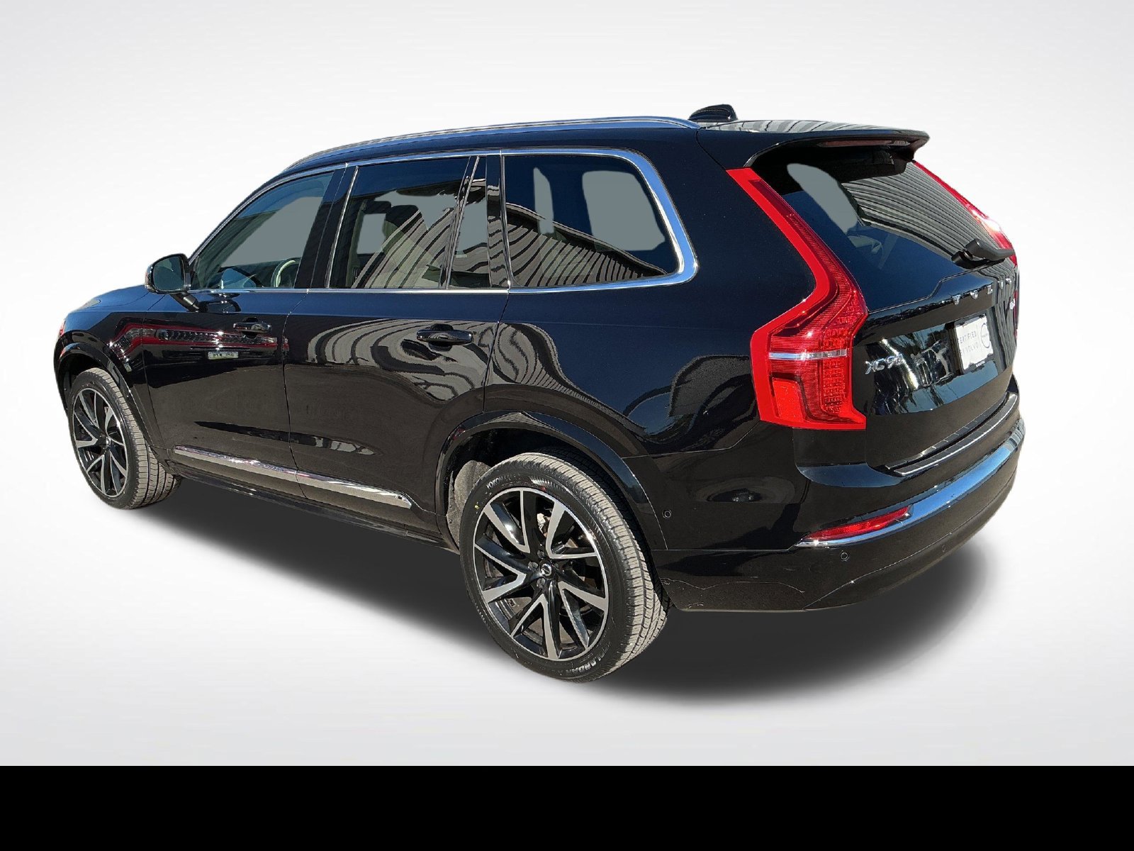 Certified 2023 Volvo XC90 B6 Plus w/ Protection Package Premier AWD/4WD image 3