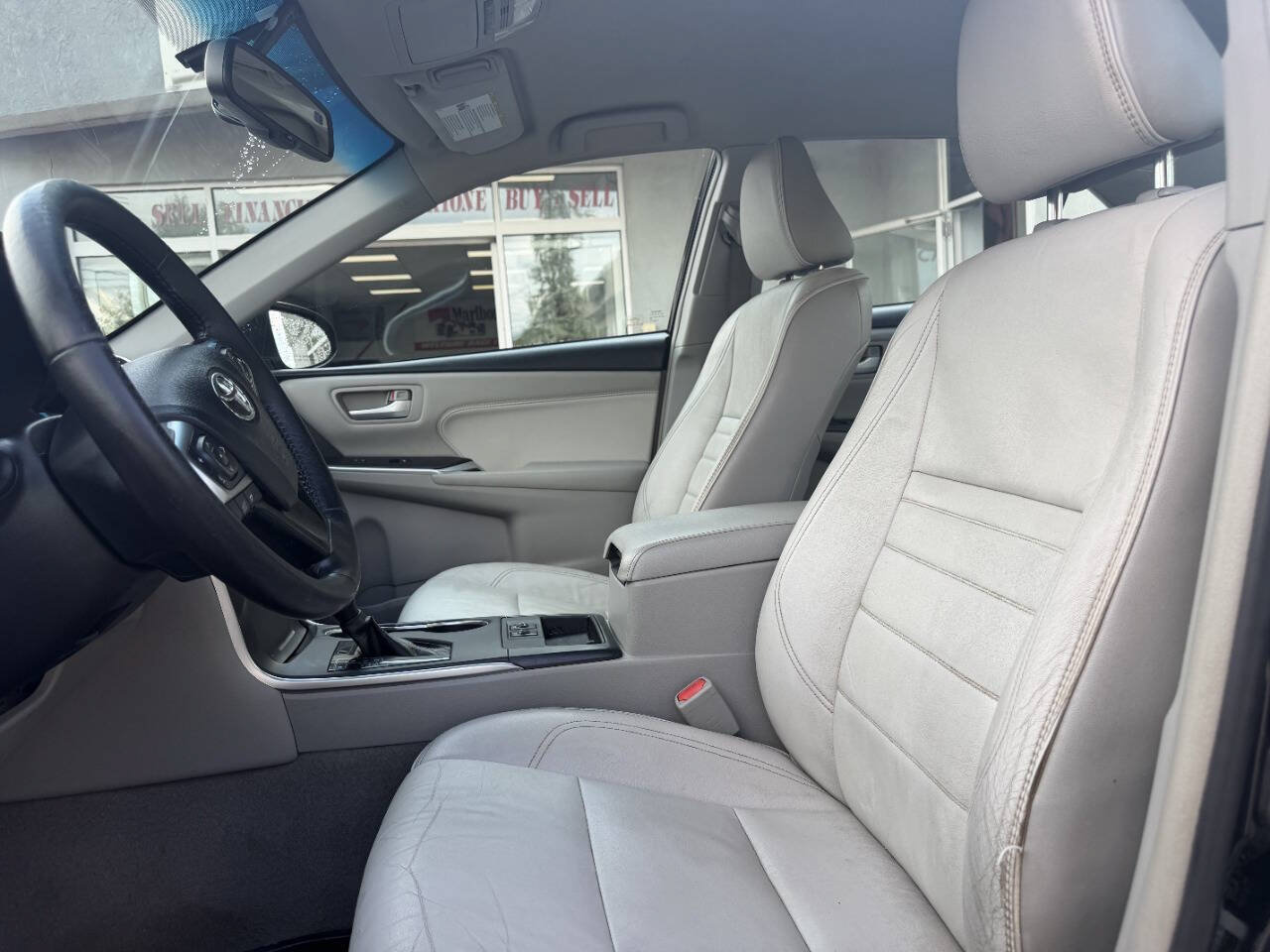 Used 2017 Toyota Camry XLE w/ Convenience Package FWD image 18