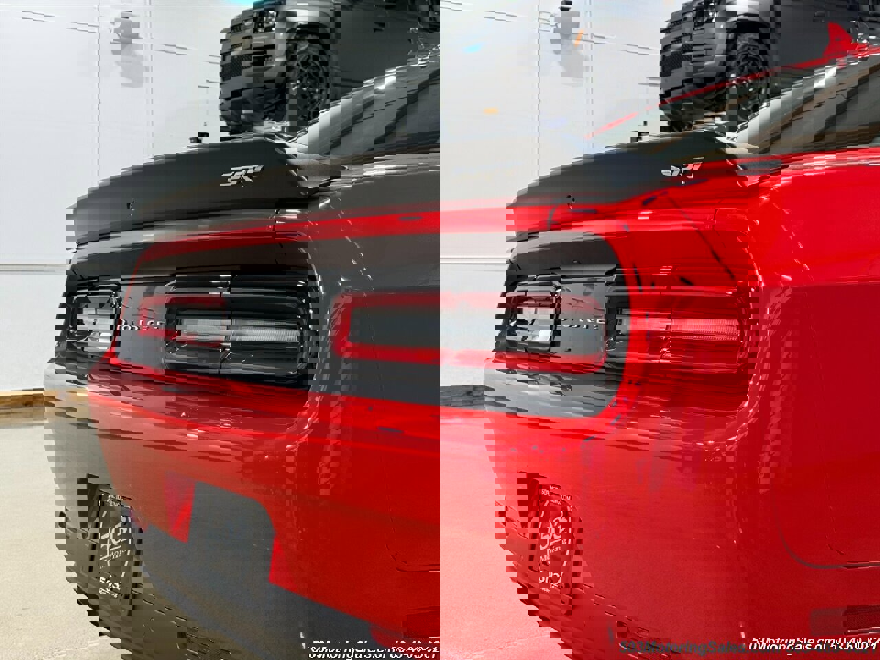 Used 2015 Dodge Challenger SRT Hellcat image 12