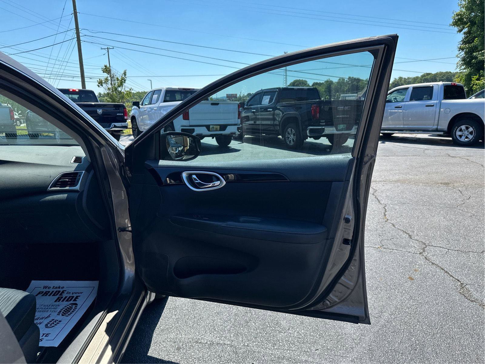 Used 2016 Nissan Sentra SV w/ Style Package FWD image 17