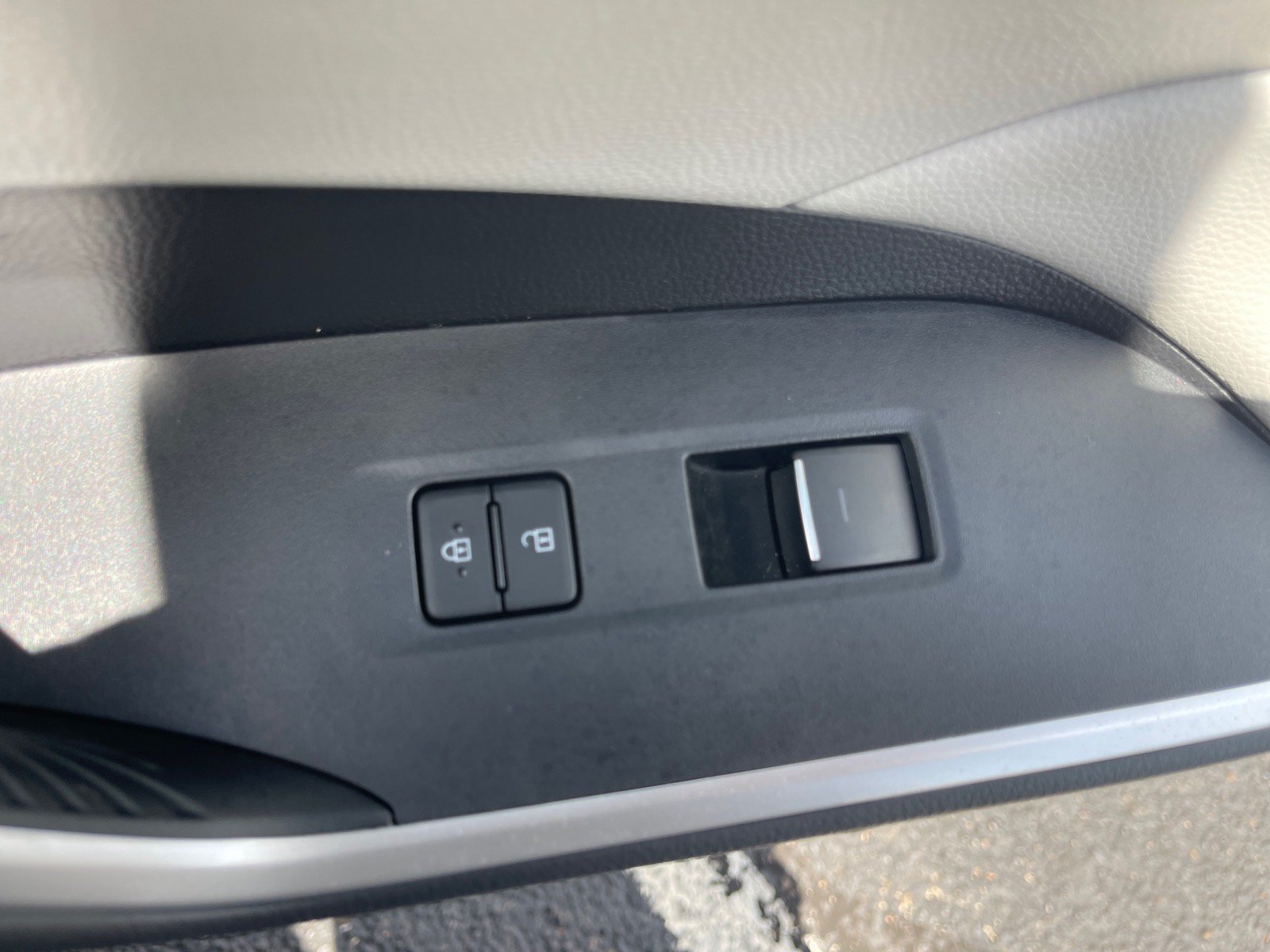 Used 2025 Toyota RAV4 XLE w/ Convenience Package FWD image 20