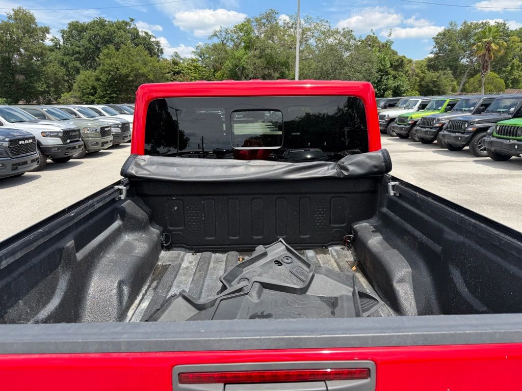 Used 2021 Jeep Gladiator Rubicon AWD/4WD image 6