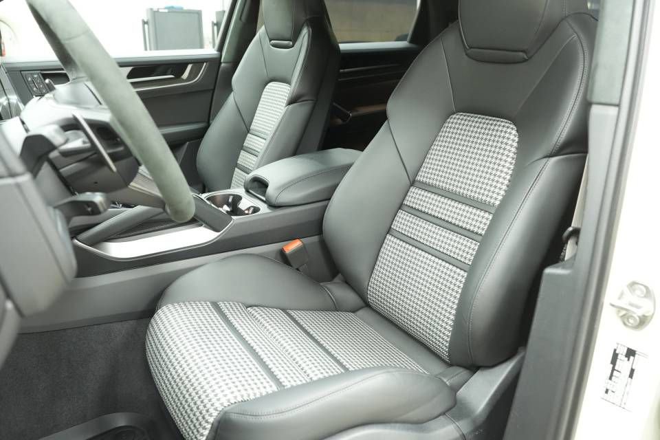New 2026 Porsche Cayenne GTS image 5