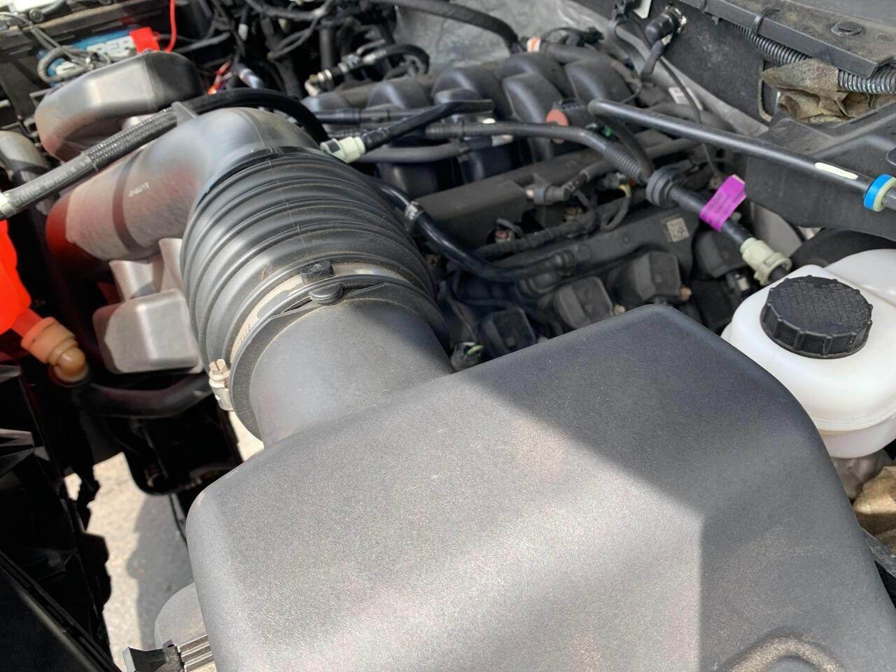 Used 2019 Ford F150 Lariat w/ Equipment Group 502A Luxury AWD/4WD image 23
