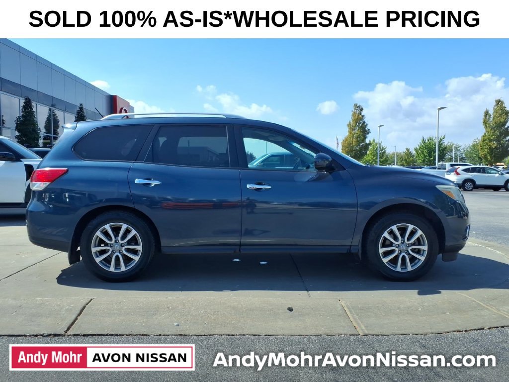 Used 2015 Nissan Pathfinder SV w/ Trailer Tow Package FWD image 8
