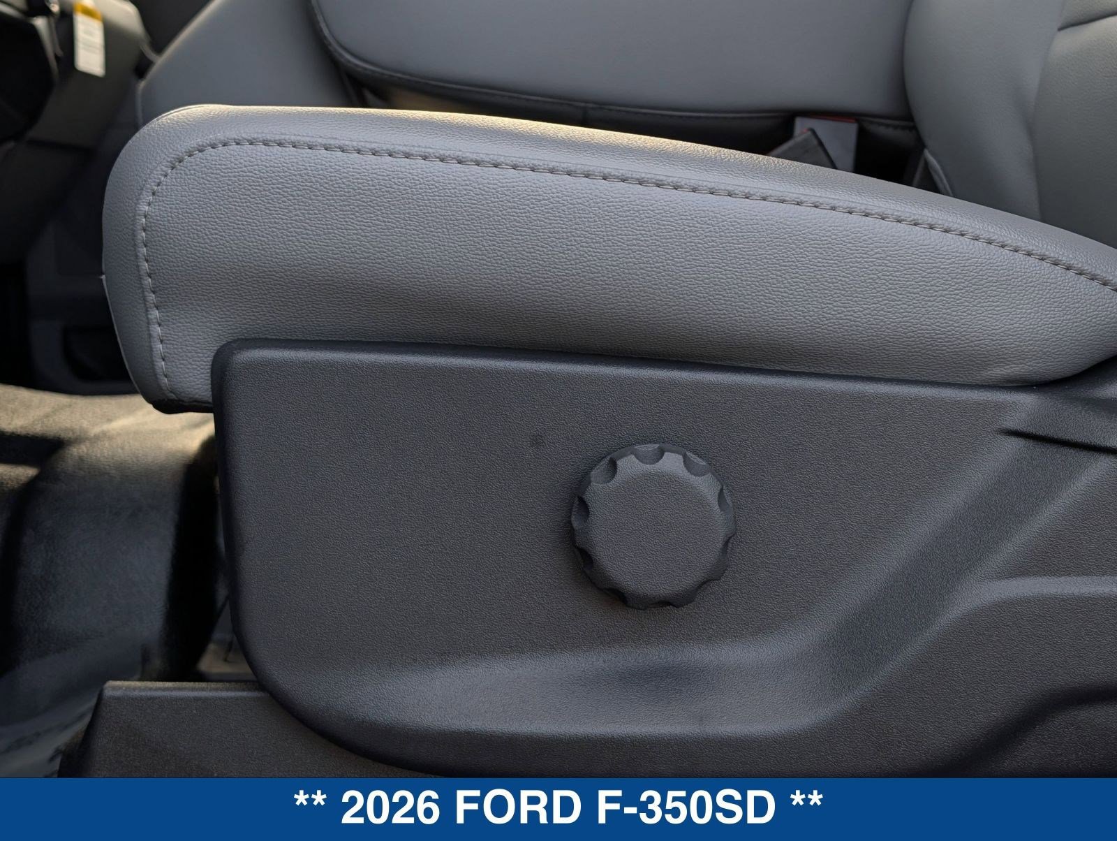 New 2026 Ford F350 XL w/ XL Chrome Package AWD/4WD image 12