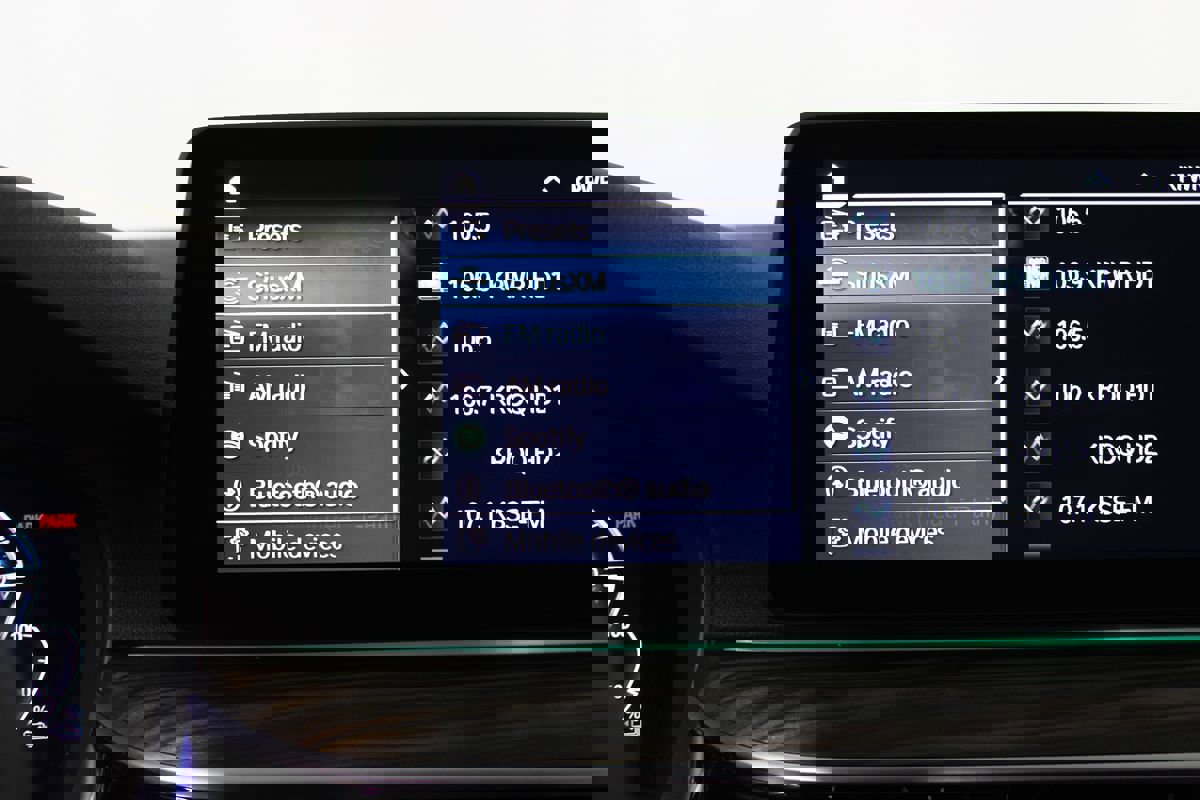 Used 2023 BMW 530e 530e w/ M Sport Package image 28