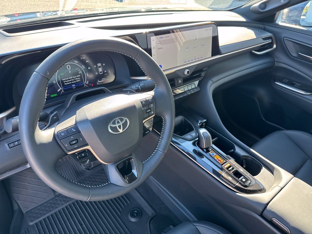 Used 2025 Toyota Crown Platinum AWD/4WD image 21