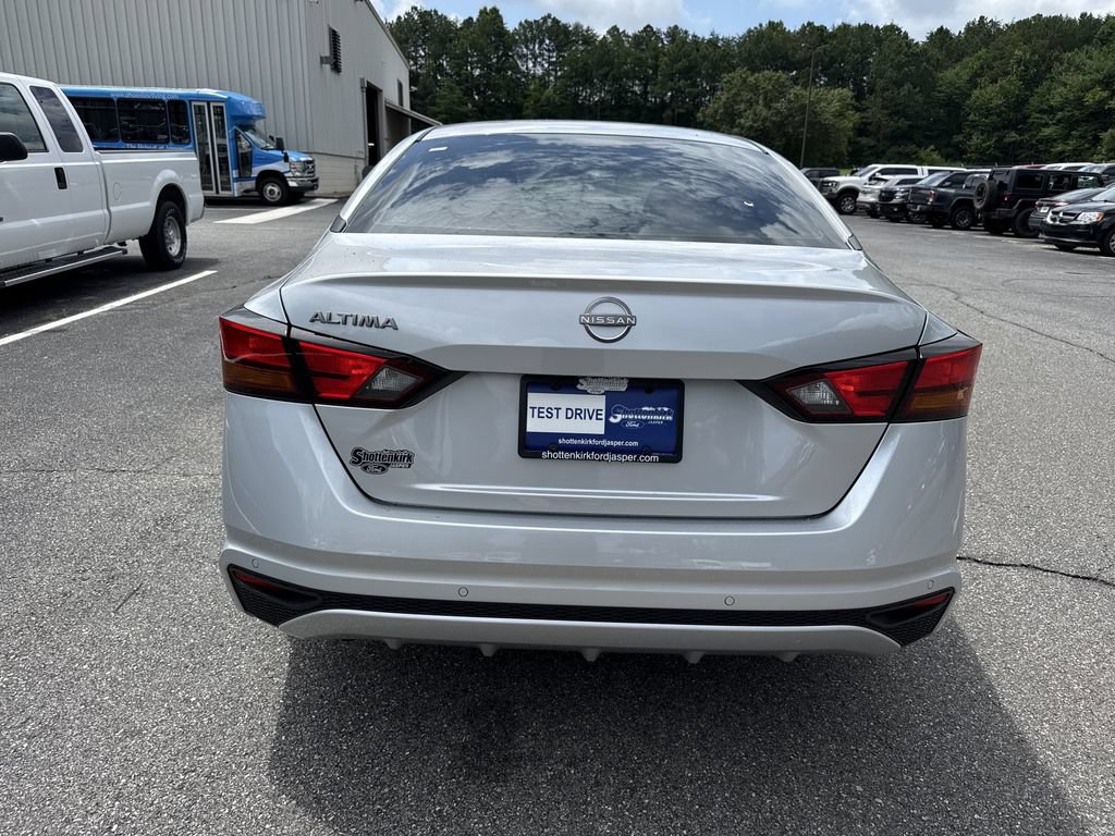 Used 2024 Nissan Altima 2.5 S FWD image 6