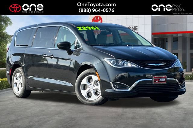 Used 2018 Chrysler Pacifica Touring Plus image 1