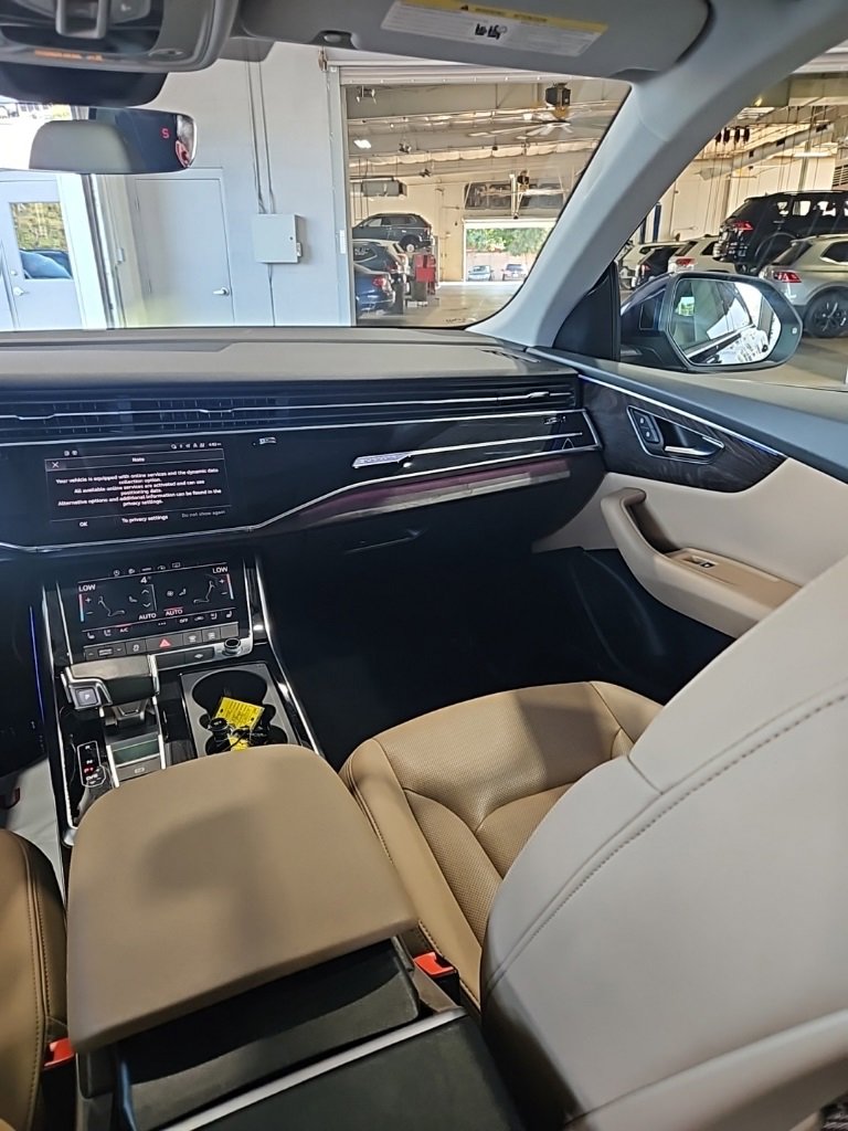 Used 2022 Audi Q8 Premium Plus w/ Premium Plus Package image 25